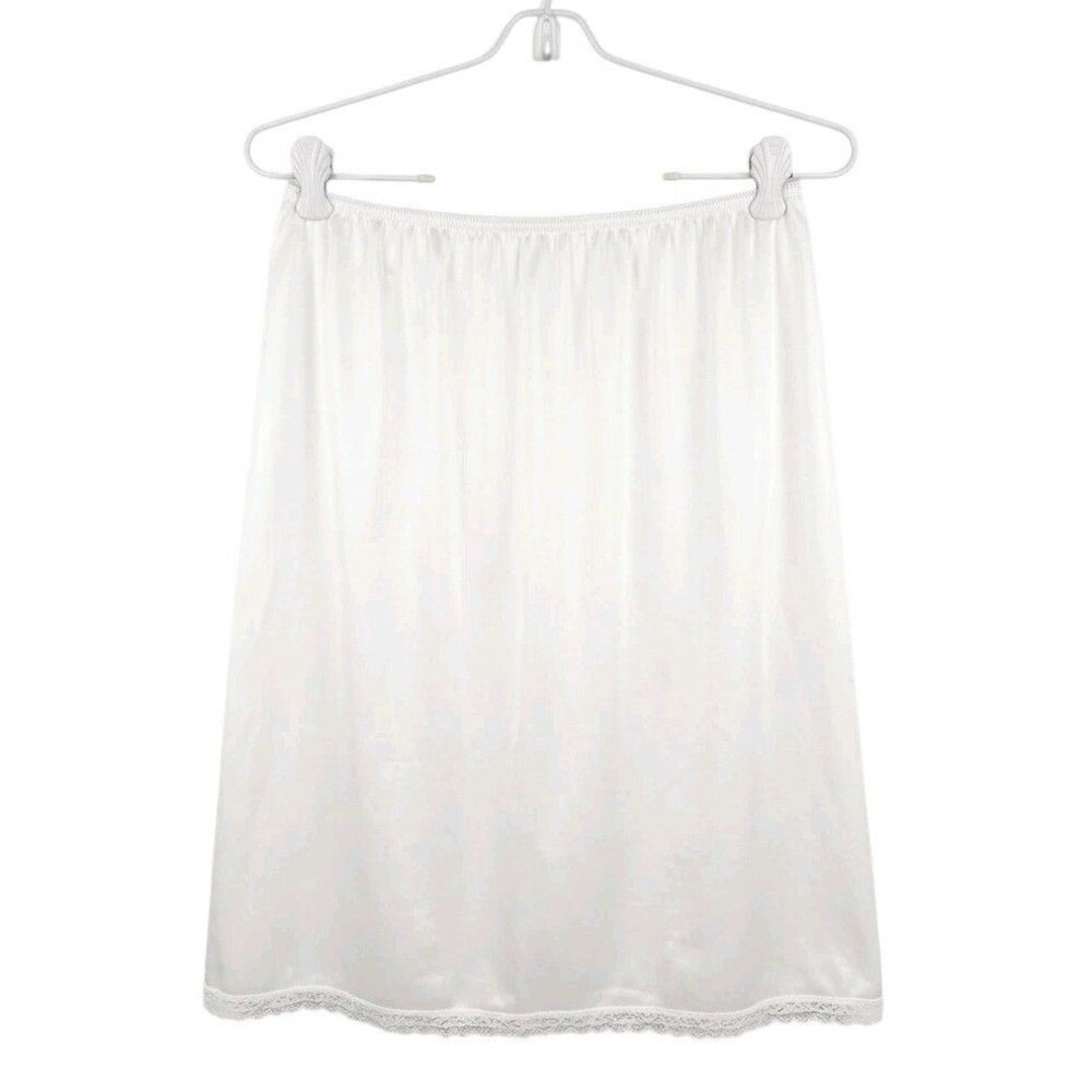 VASSARETTE Womens White Half Slip Size XL  22/44. Style 11-122 VTG lace Trim